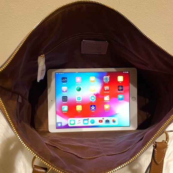 Coach - Picture 4 of 8